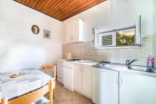 Apartments Ba?ka Voda