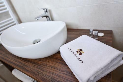 Apartamentos Crowonder Harbor Villa