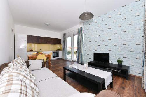 Apartamentos Crowonder Harbor Villa