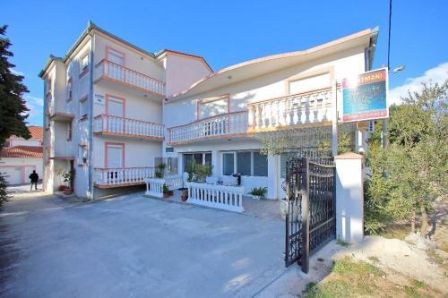 Beachfront Apartments Bibinje (4191)