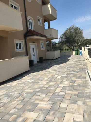 Luxury Apartments Brali?