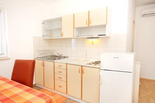 Apartments With A Parking Space Bol (brac) - 5640