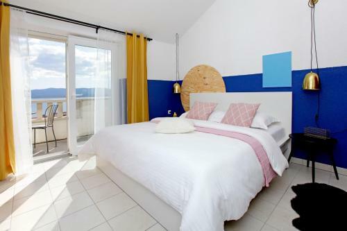 Bol Apartments Anna