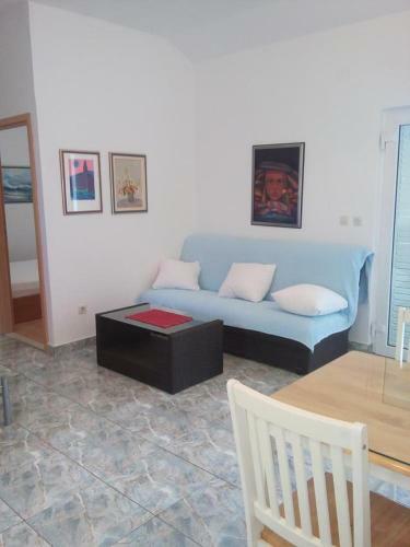Apartments With Wifi Bol (brac) - 8736