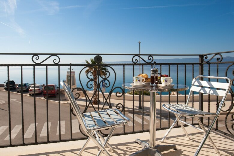 Luxury Seaside Apartments