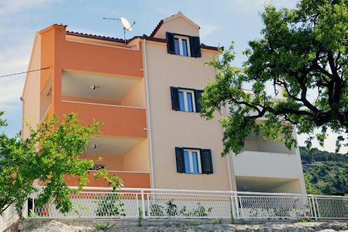 Iris Apartments Bol - Adults Only
