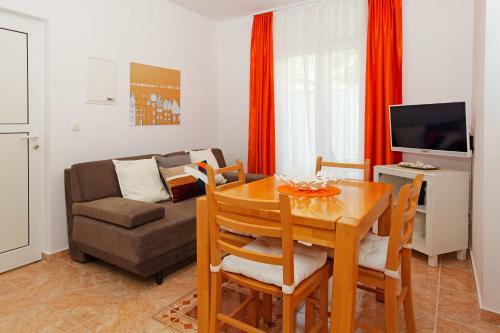 Apartments Villa Adria Bol