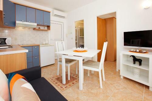 Apartments Villa Adria Bol