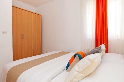 Apartments Villa Adria Bol