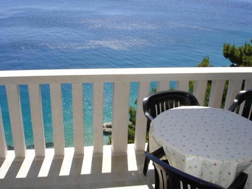 Apartments By The Sea Brela (Makarska) - 13052