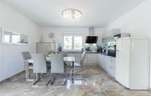 Two-bedroom Apartment In Buje