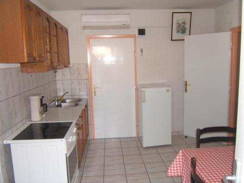 Apartments With A Parking Space Crikvenica - 12592