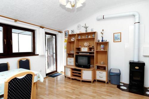 Apartments With A Parking Space Crikvenica - 5549