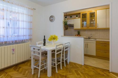 Apartments In Crikvenica 14220