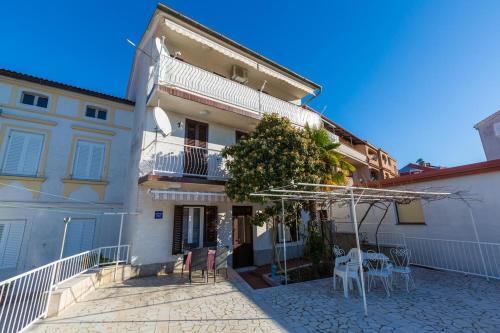Apartment Crikvenica 13204a