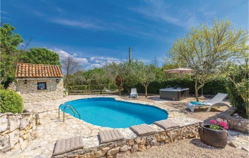 Three-bedroom Holiday Home In Dobrinj