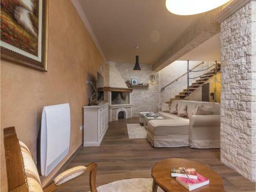 Three-bedroom Holiday Home In Starici