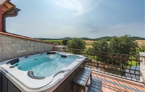 Three-bedroom Holiday Home In Starici