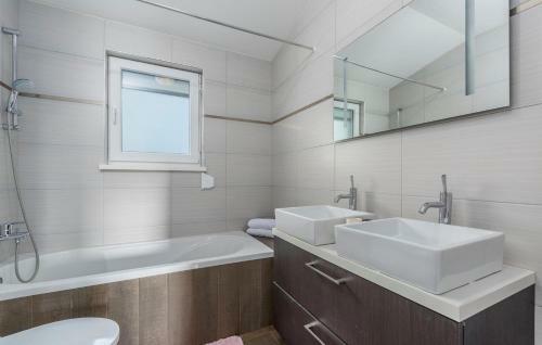 Modern Villa Anita With Pool Near Porec