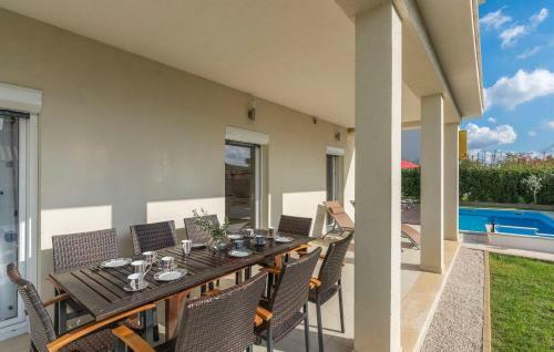 Modern Villa Anita With Pool Near Porec