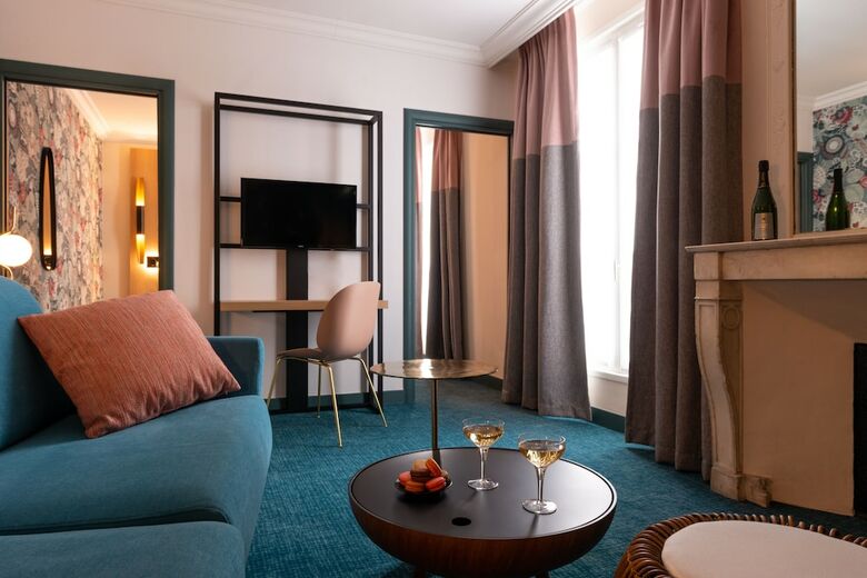 Hotel Corona Opera