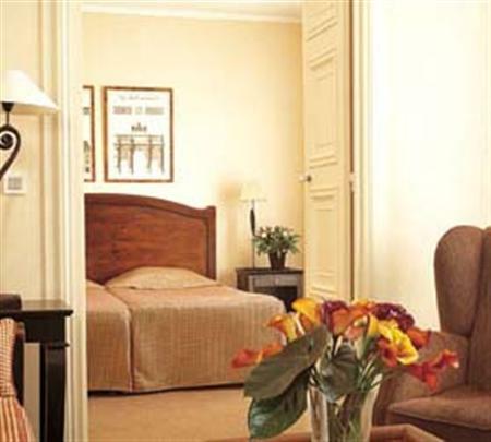 Hotel Corona Opera
