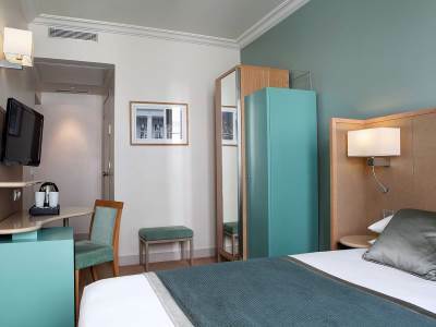 Hotel Corona Opera