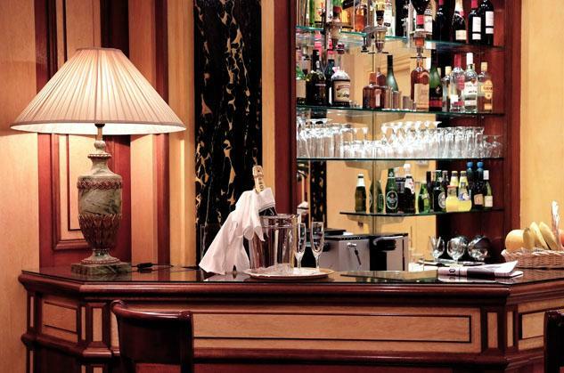 Elysees Union Hotel