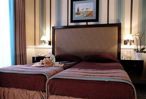 Elysees Union Hotel