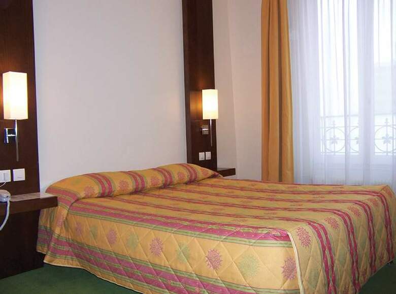 61 Paris Nation Hotel