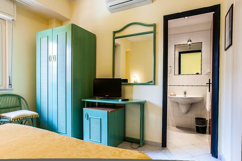 Hotel Tysandros