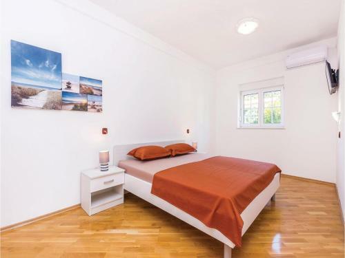 Seven-bedroom Holiday Home In Dramalj