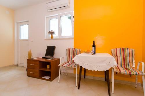 Apartments & Rooms Tapera