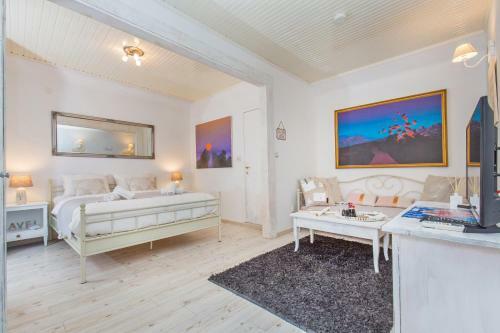 Hostal Apartments And Room Le Petit Nono