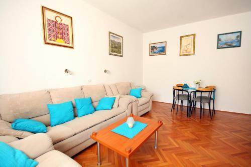 Apartment Karluci