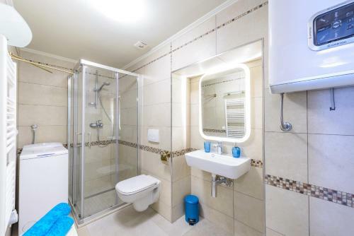 Hostal Stradun View En Suite Rooms & Studio