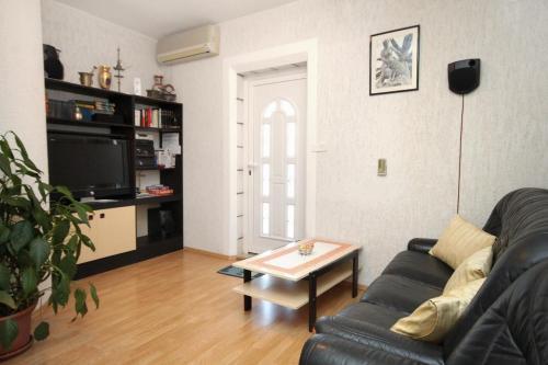 Apartments With A Parking Space Dubrovnik - 4752