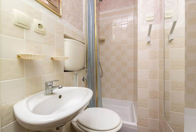 Hostal Apartments And Room Andrew