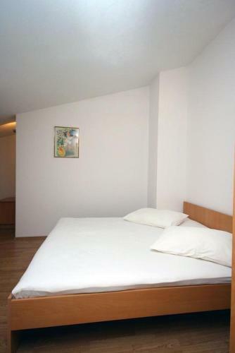 Apartments With A Parking Space Duce (omis) - 3190