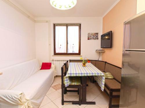 Apartments Orange 994