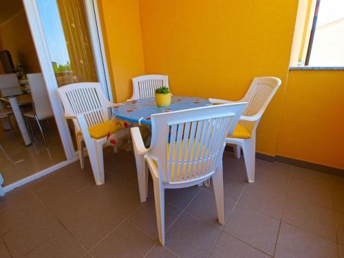 Apartments Sanja 800