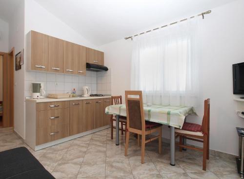 Apartments 1282