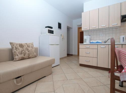 Apartments 1282