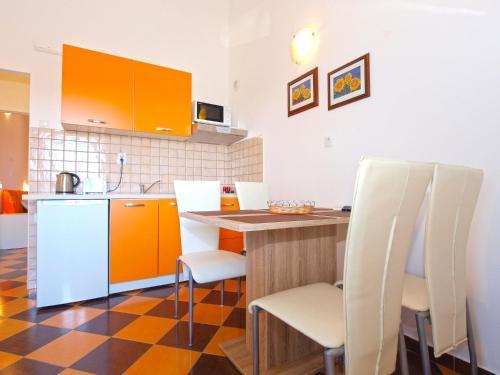 Apartments Anka 1420