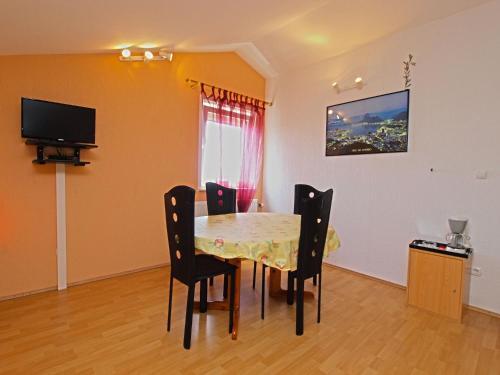 Apartments Denis 19