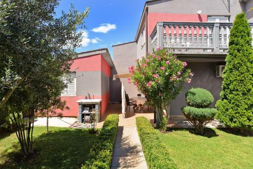Apartments Mijo 1692