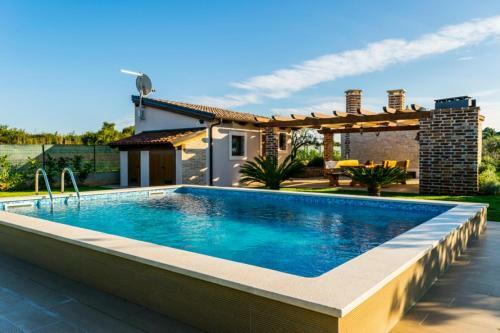 Leda Villa