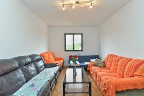 Apartments Dino 1700