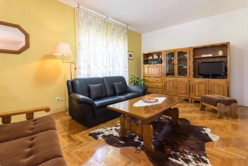 House Annamaria 1164
