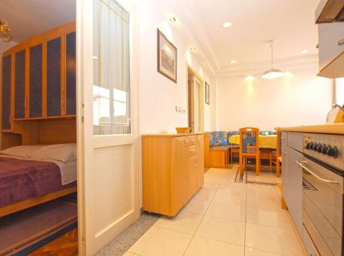 Apartments Josip 1544